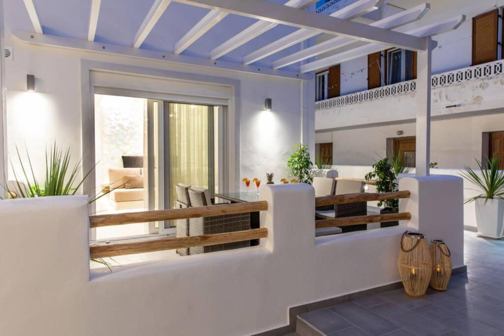 Arktos Luxury Naxos City